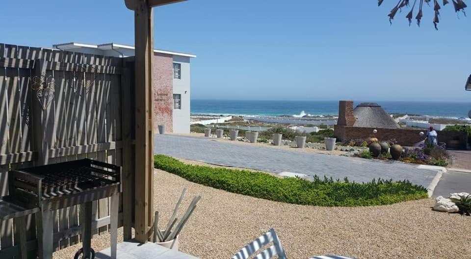 Appartamento 21 On Bakoond Yzerfontein Esterno foto