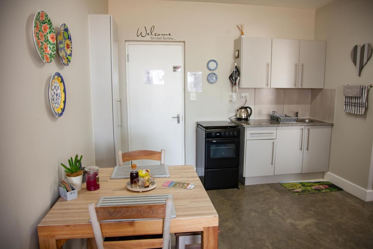 Appartamento 21 On Bakoond Yzerfontein Esterno foto
