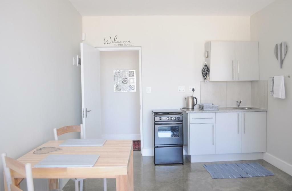 Appartamento 21 On Bakoond Yzerfontein Esterno foto